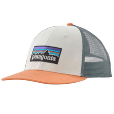 Czapka Patagonia P-6 Logo LoPro Trucker Hat White w/Peach Sherbet