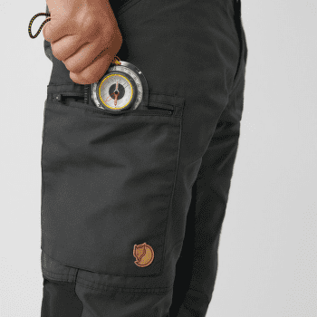 Spodnie Fjällräven Kaipak Trousers Men Dark Grey-Black