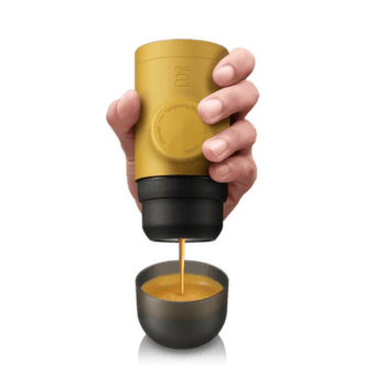 Ekspres do kawy Wacaco Minipresso GR2 portable espresso machine Golden Ochre