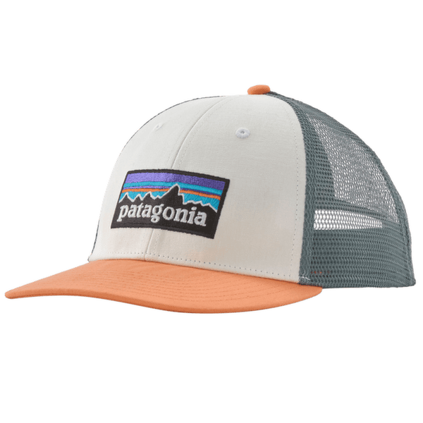 Czapka Patagonia P-6 Logo LoPro Trucker Hat White w/Peach Sherbet